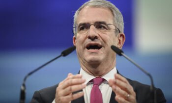 Nestlé despide a su director ejecutivo tras investigación sobre relación romántica con subordinada
