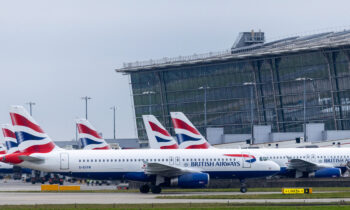 Ciberataque afecta vuelos en los principales aeropuertos europeos