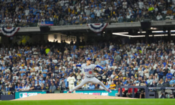 Dodgers ganan 5-1 a los Cerveceros en el juego 2 de la Serie de Campeonato de la Liga Nacional