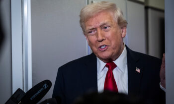 Trump dice que EEUU actuará “muy pronto” por tierra para frenar a presuntos narcotraficantes venezolanos