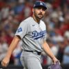 Lanzador de los Dodgers, Alex Vesia, y su esposa comparten devastadora noticia sobre su bebé