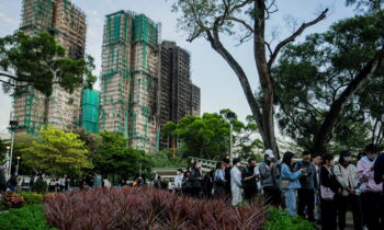 Investigan posible corrupción y negligencia en incendio que dejó 146 muertos en Hong Kong