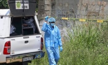 Sudáfrica: entran a balazos a un bar clandestino y matan a 12, incluidos 3 niños