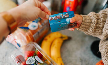 Oregón enfrenta una creciente inseguridad alimentaria a medida que los recortes del SNAP impactan la asistencia