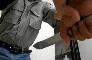 Una pelea con cuchillos en las afueras de Mattawa deja a un hospitalizado y a otro en la cárcel en Nochevieja