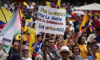 Cientos se movilizan a llamado de Petro contra amenazas de Trump a “la soberanía”
