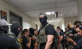 El Senado de Washington aprueba la prohibición del uso de mascarillas para agentes del orden