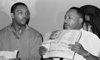 El reverendo Jesse Jackson, quien lideró el Movimiento por los Derechos Civiles durante décadas después de King, murió a los 84 años